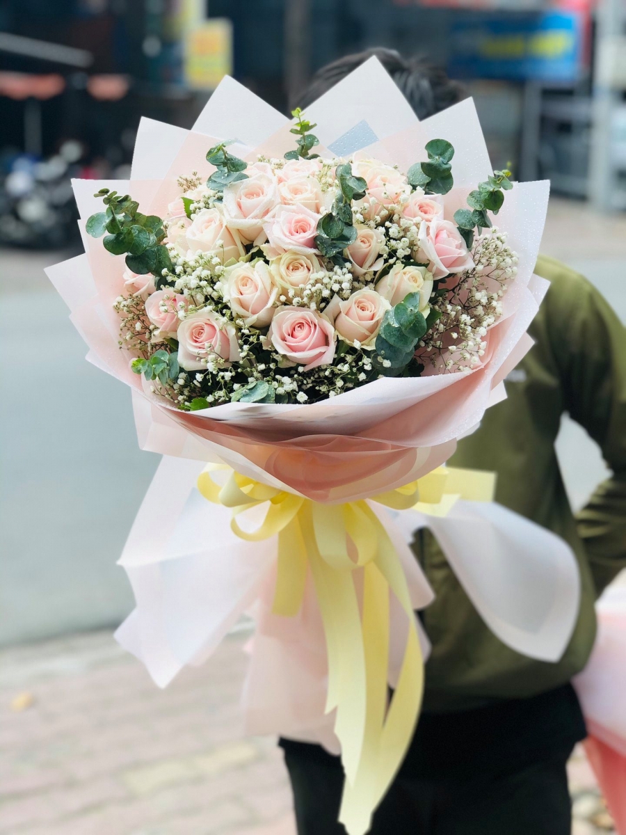 Thiết kế hoa tươi sang trọng hoa 14/2