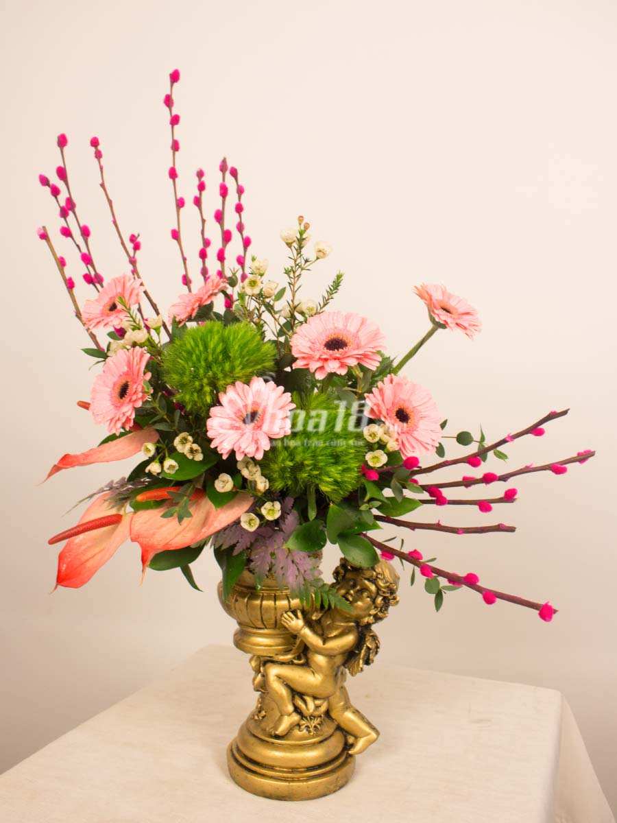 Thiết kế hoa tươi sang trọng bình hoa tươi