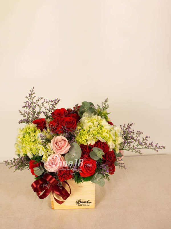 Thiết kế hoa tươi sang trọng Hoa hồng đỏ