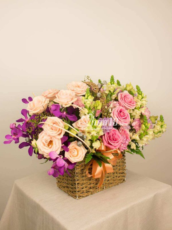 Lựa chọn hoa tươi đẹp mang lại bất ngờ tuyệt vời cho người thương Những giỏ hoa phong lan đẹp nhất - Hoa18.com