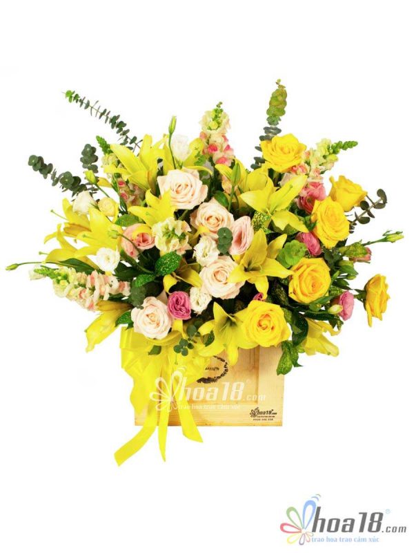 Hoa chúc mừng ngày Doanh nhân cho nữ giới nhất định không thể bỏ qua hoa hồng vàng Hoa chúc mừng ngày Doanh nhân Việt Nam