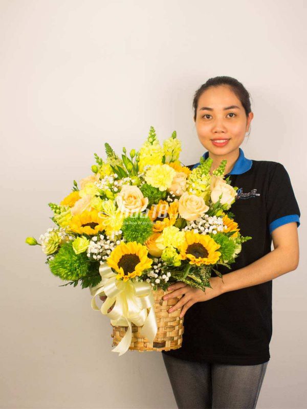Một nụ cười tươi tắn là bí quyết lớn nhất trong kinh doanh shop hoa tươi hoa tươi